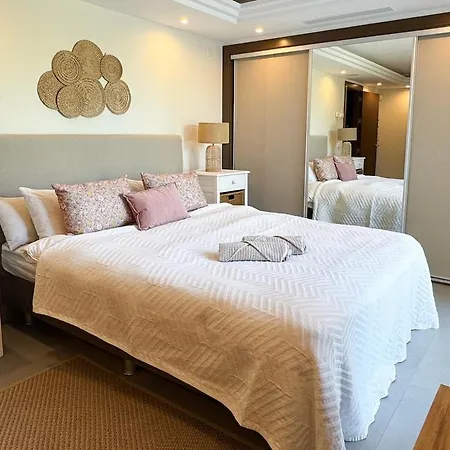 Famile & Golf Villa, - Naranjos Golf * מארבלה